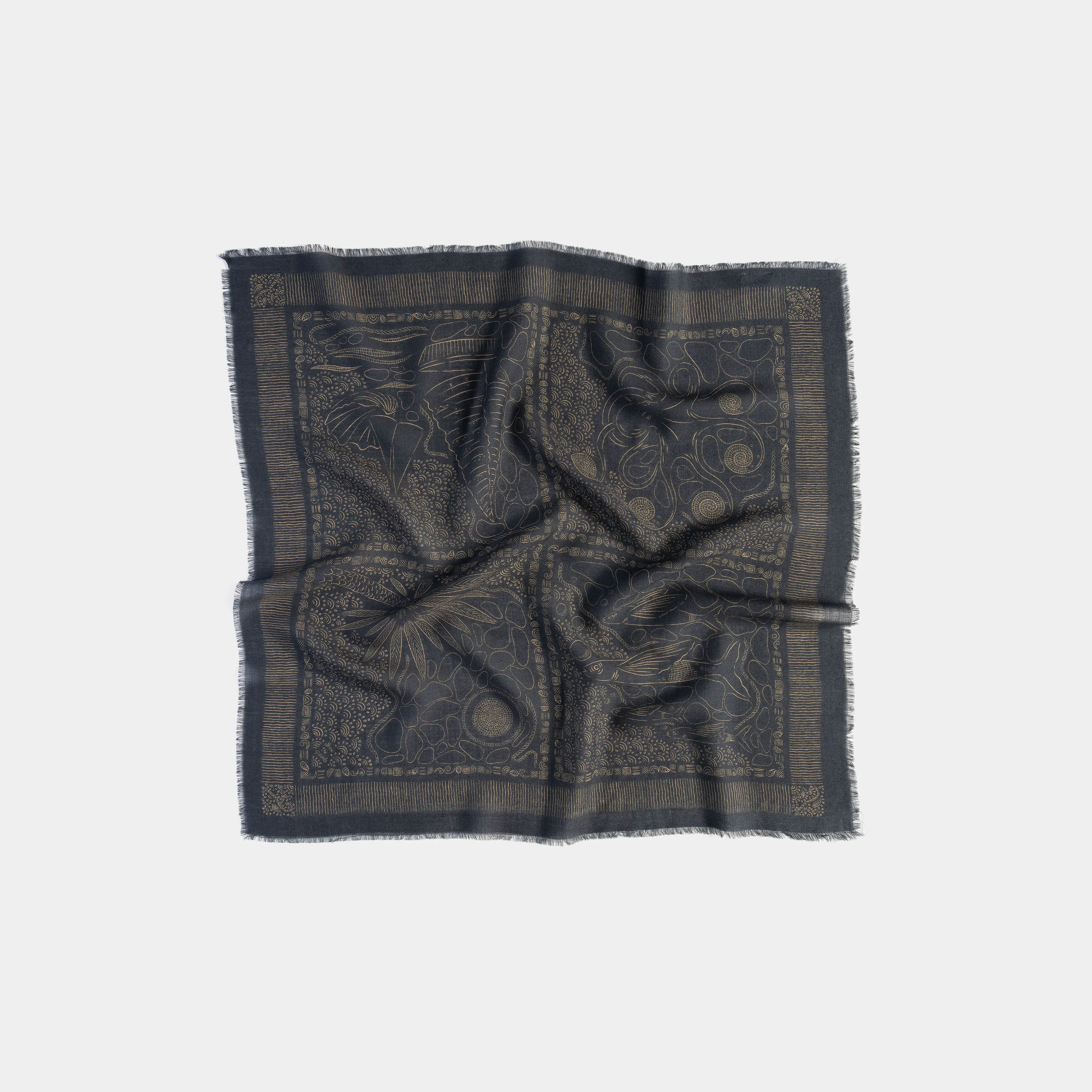 La Mer Subtle Navy and Golden